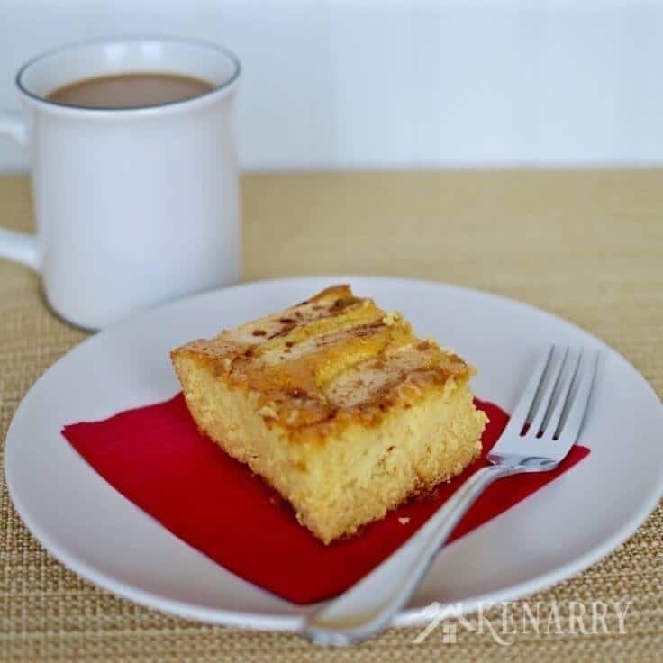 Love apples? This Caramel Apple Coffee Cake recipe is a great fall idea for the next breakfast, brunch or dessert you host for friends at your home.
