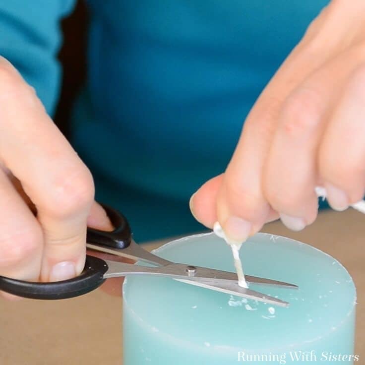 Make a gorgeous DIY Sea Glass Candle using a two-part candle mold! We’ll show you how to wick the inner mold, melt the wax, and add the sea glass to make a beautiful embedded candle!