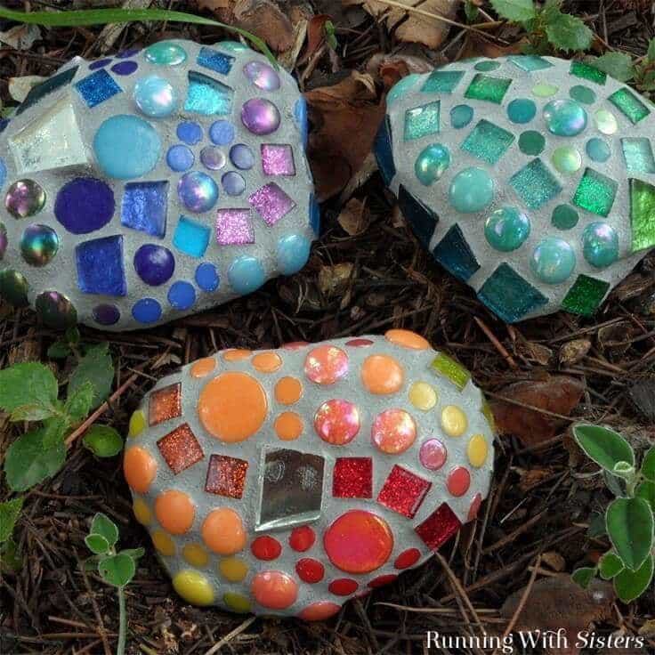 Mosaic Garden Rocks: How To Make Garden Mosaics