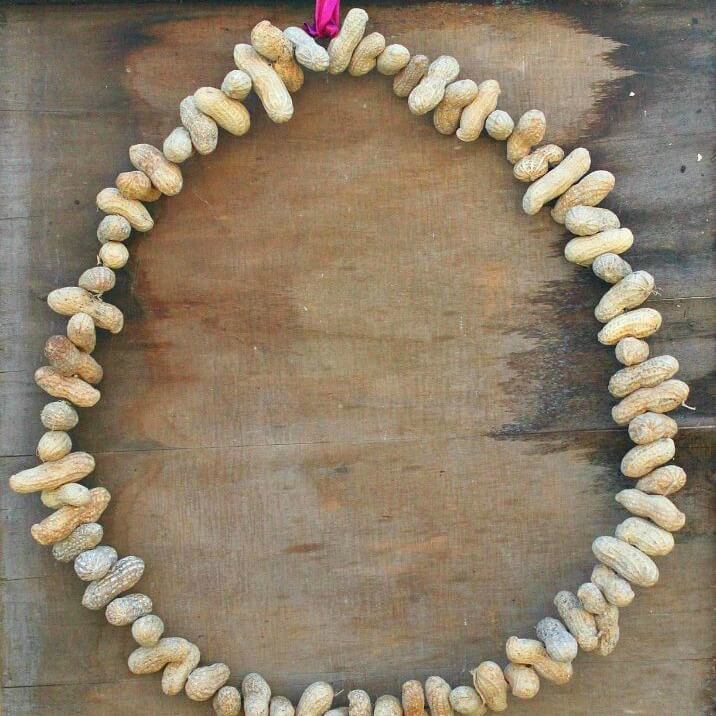 A wreath made out of peanuts