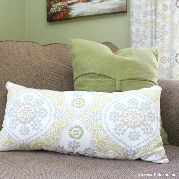 How to Make a Pillow From Extra Fabric