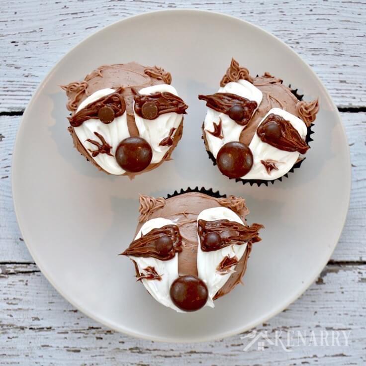 Raccoon Cupcakes: Easy Decorating Tutorial + Video
