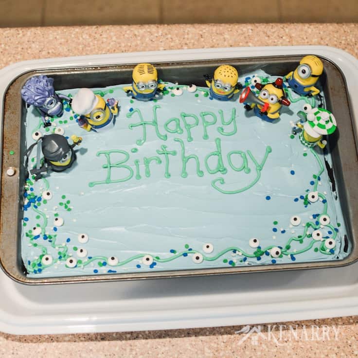 Minions Birthday Cake: Easy Despicable Me Party Idea