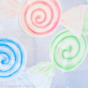 How to create fun Candy Swirl wall art using pastel chalks