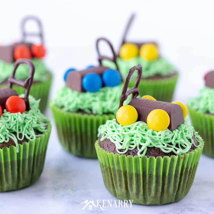 Father’s Day Cupcakes With Candy Lawn Mowers