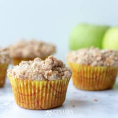 Love cinnamon and apples? Make these delicious apple coffee cake muffins when you need an easy recipe idea for a breakfast or dessert that tastes like fall.