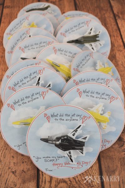Airplane Valentine's Day Cards for Kids: Free Printable - Ideas for the ...