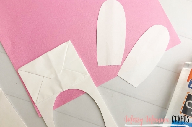 This Easter Bunny Bag Puppet is such a cute and fun craft to make with the family for Easter.