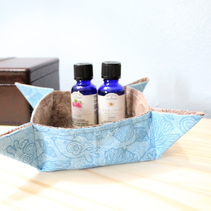Catch-All Fat Quarter Fabric Tray: Simple Sewing Tutorial