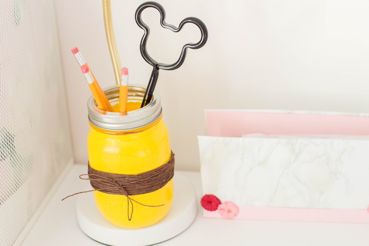 A close-up picture of the DIY mason jar pencil holder. 