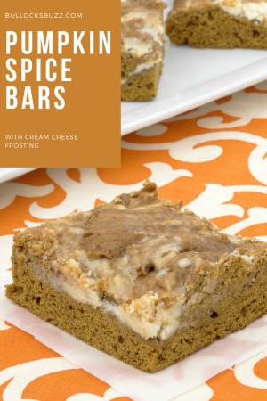 These homemade Pumpkin Spice Bars with Cream Cheese Frosting are easy to make, absolutely delicious and will satisfy all of your pumpkin cravings! #recipe #pumpkin #pumpkinspice