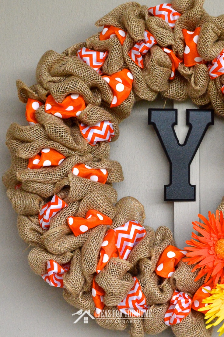 How to Make a Burlap Wreath With Accent Ribbon