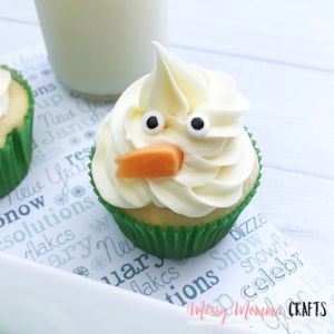 Snowman Cupcake are an Easy to Make Winter Treat, perfect for Christmas or a blistery winter day.