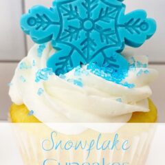 Snowflake Cupcakes - A Winter Treat to go with a hot cup of coffee or a cold glass of milk. Either way, you'll love them.
