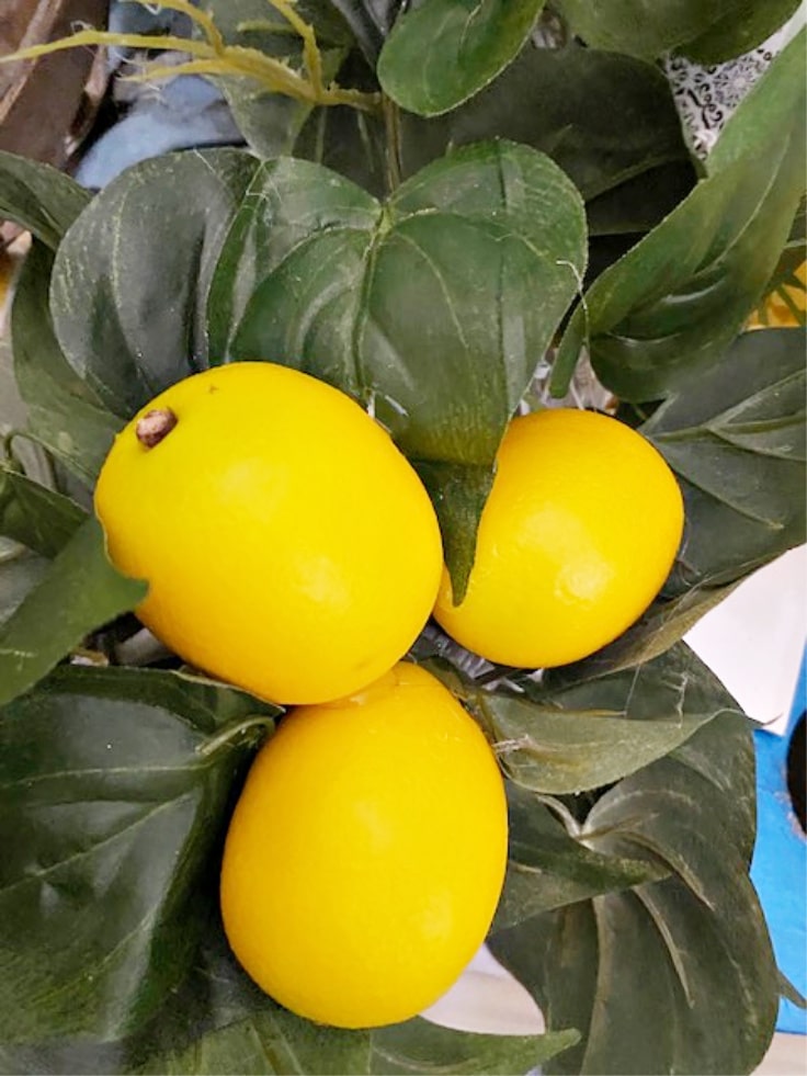 lemons in set of 3 on wreath