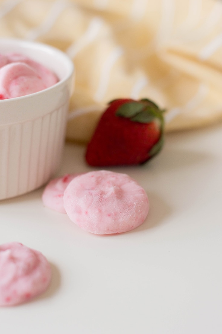 A closeup of our delicious Easy Strawberry Yogurt Bites.