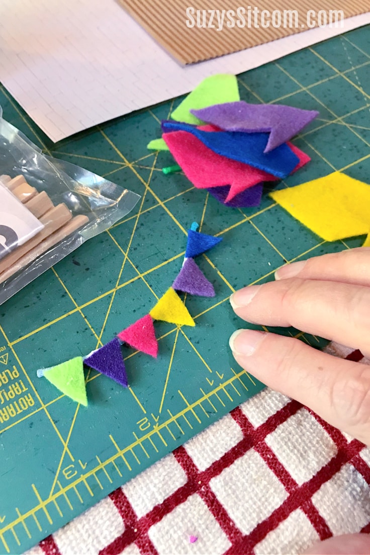 Creating a miniature banner with felt