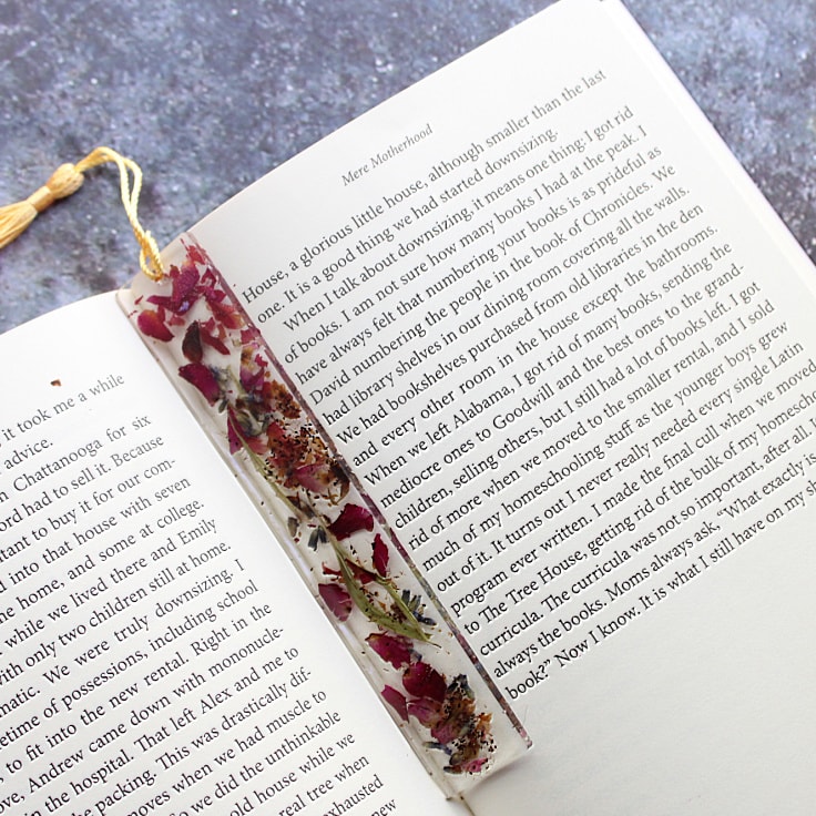 How to Make Resin Flower Bookmarks